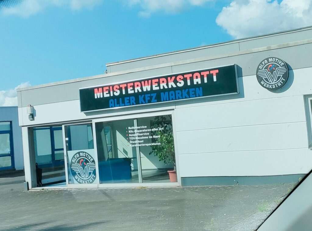 Schaufensterbeschriftung und Leuchtreklame Referenz